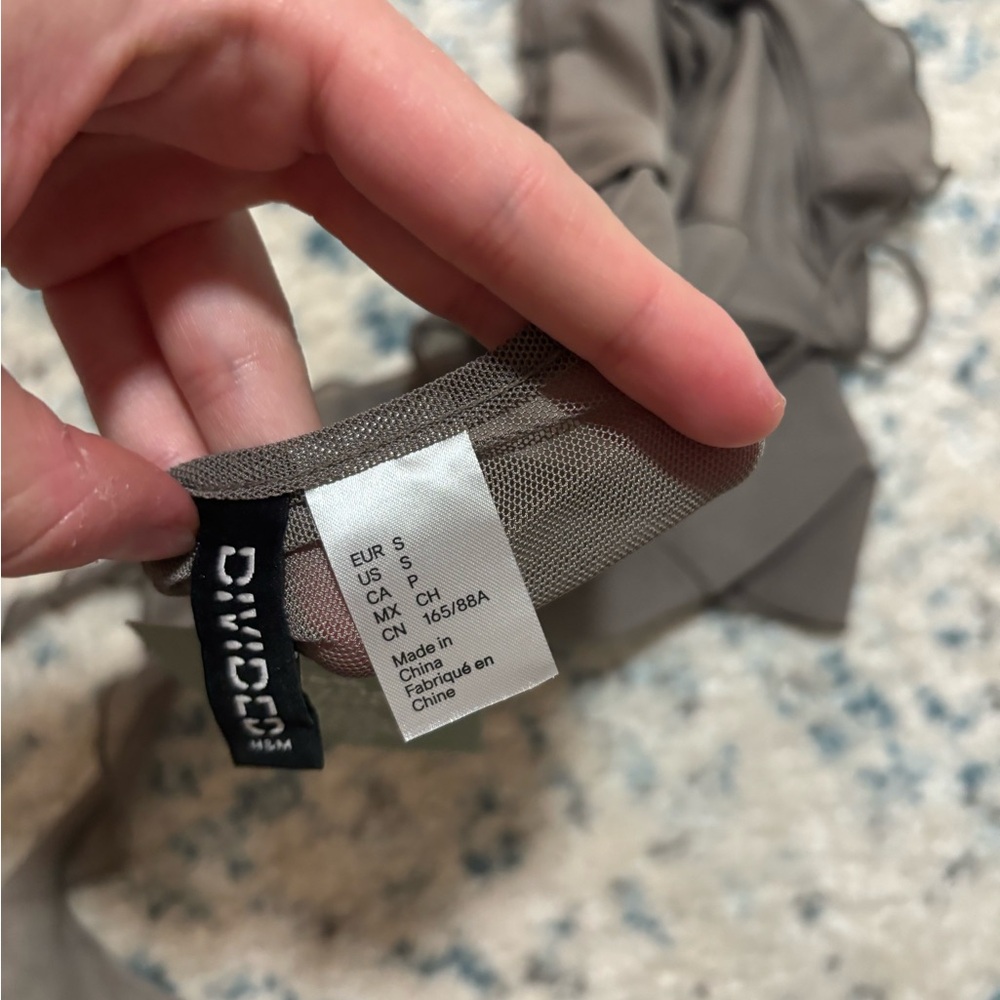 H&M Tank - Picture 5 of 5